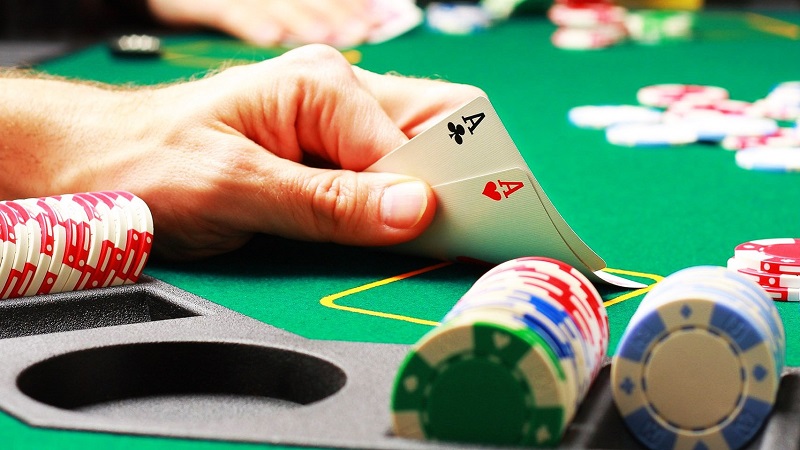 Các vòng cược trong bài Poker tại địa chỉ uk88