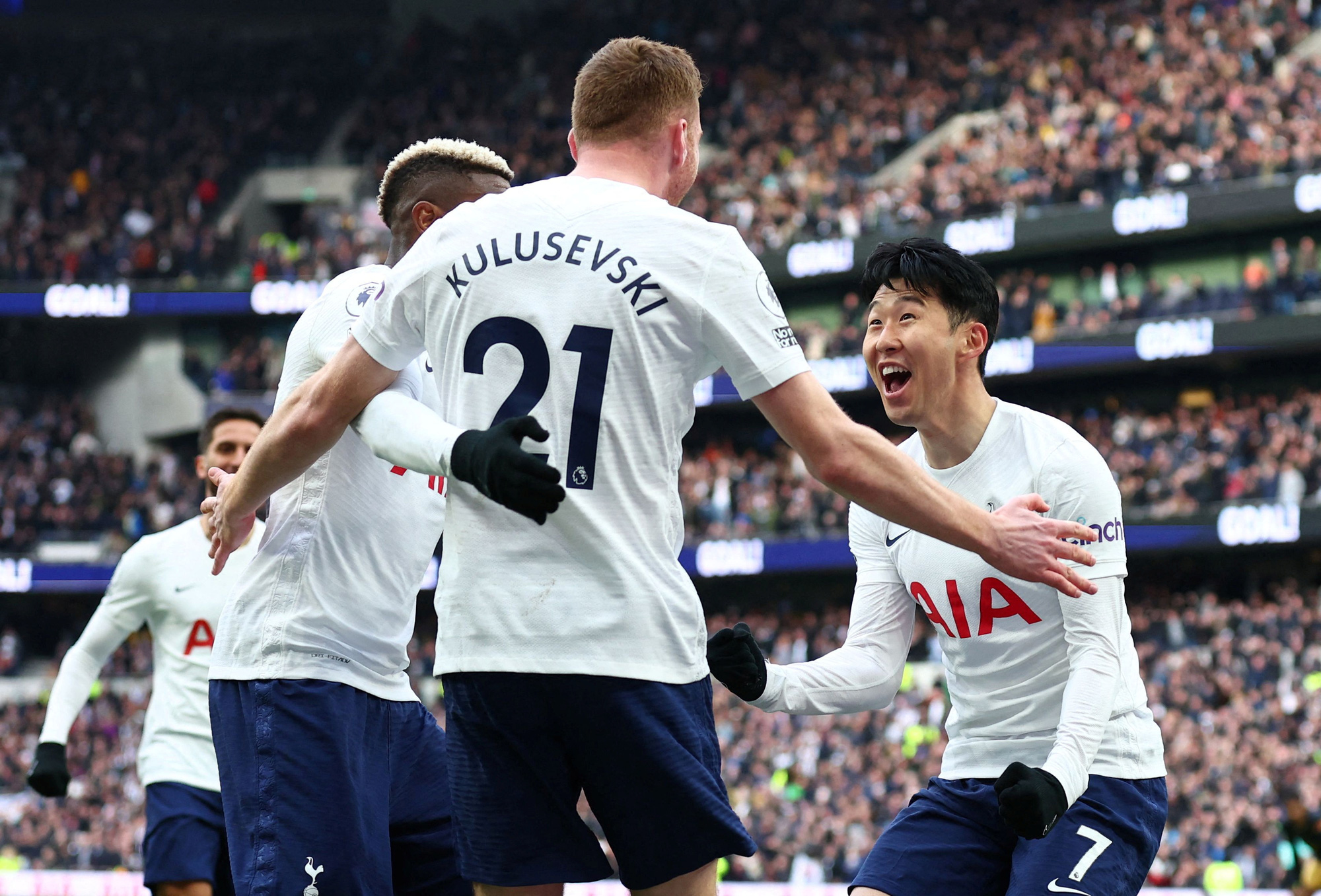 Tottenham xuất sắc vào top 4 ngoại hạng Anh