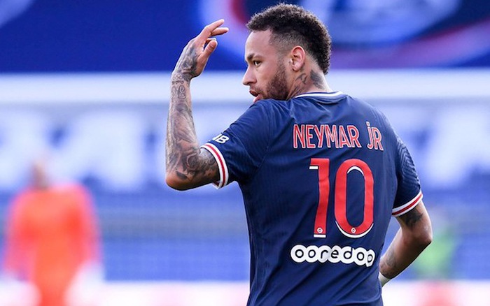 Neymar đã có cuộc tranh cãi gay gắt với Giám đốc thể thao Luis Campos