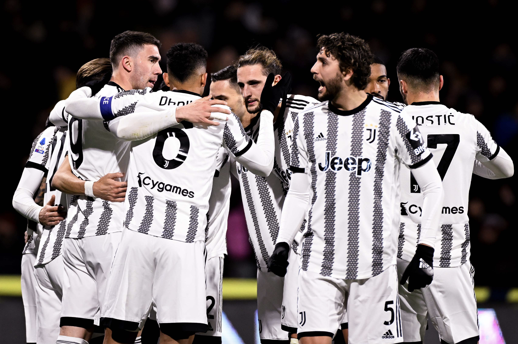 Juventus dàn trở lại